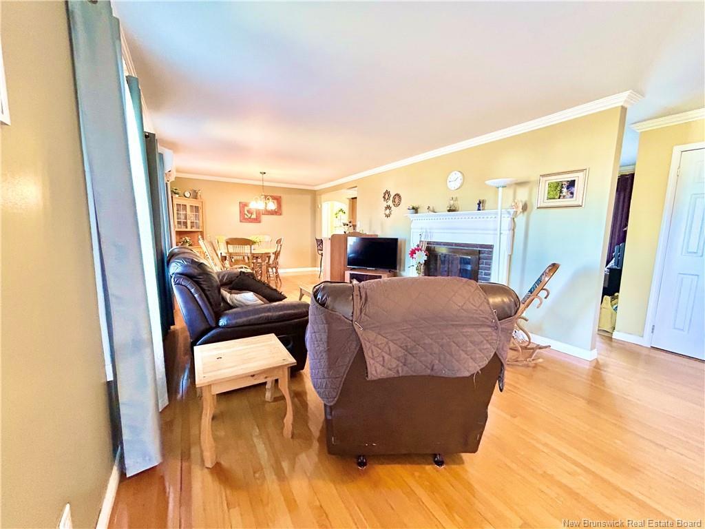 312 St-Pierre E Blvd, Caraquet, NB