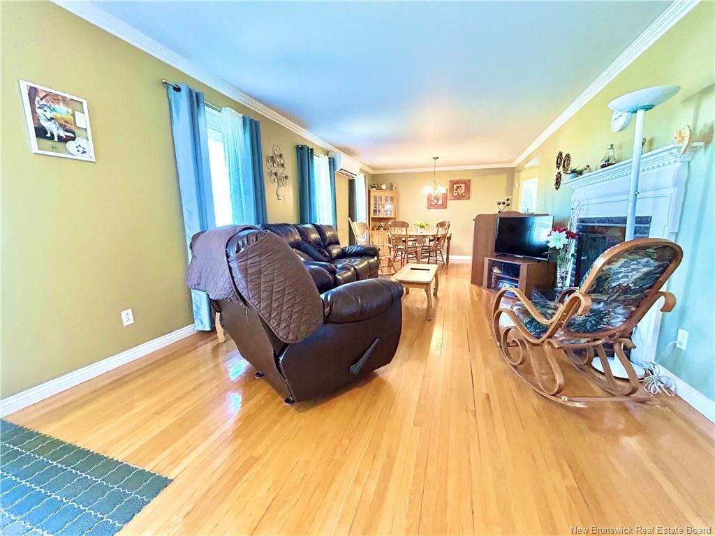 312 St-Pierre E Blvd, Caraquet, NB