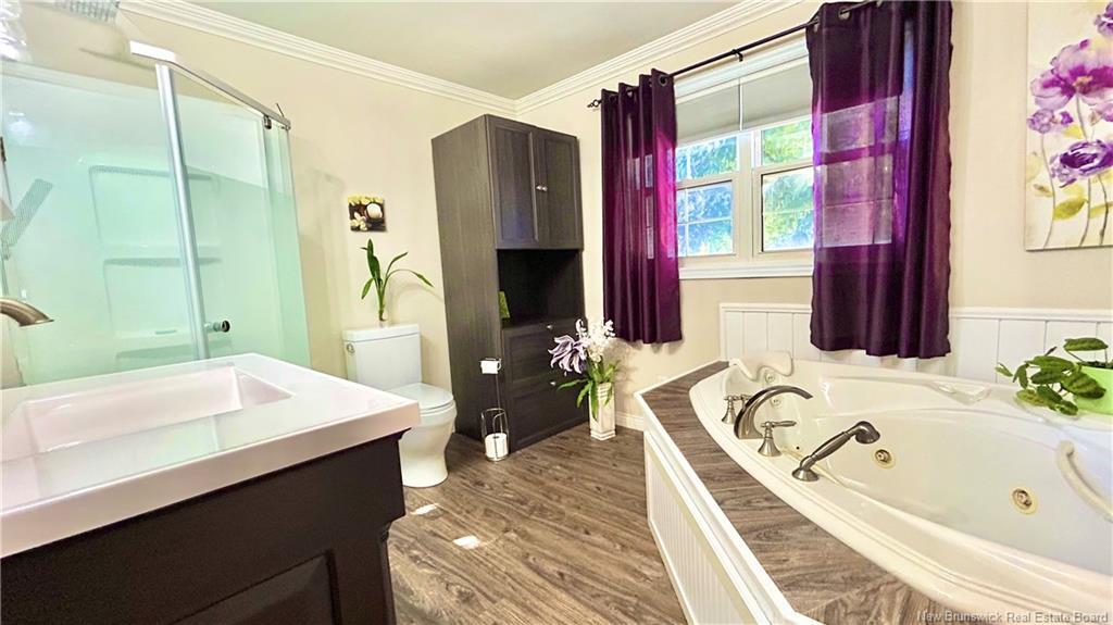 312 St-Pierre E Blvd, Caraquet, NB