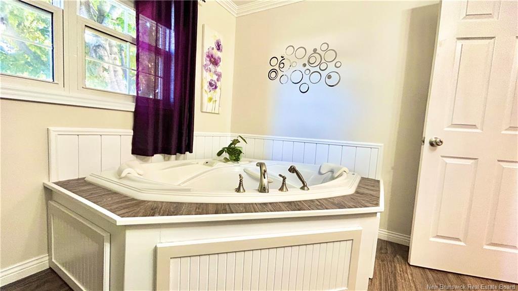 312 St-Pierre E Blvd, Caraquet, NB