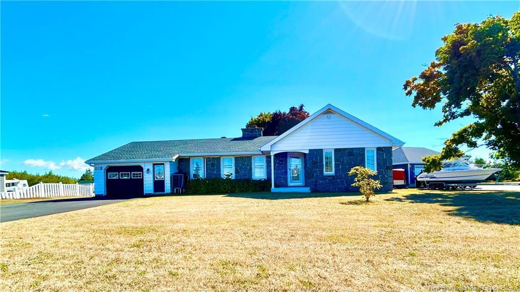 312 St-Pierre E Blvd, Caraquet, NB