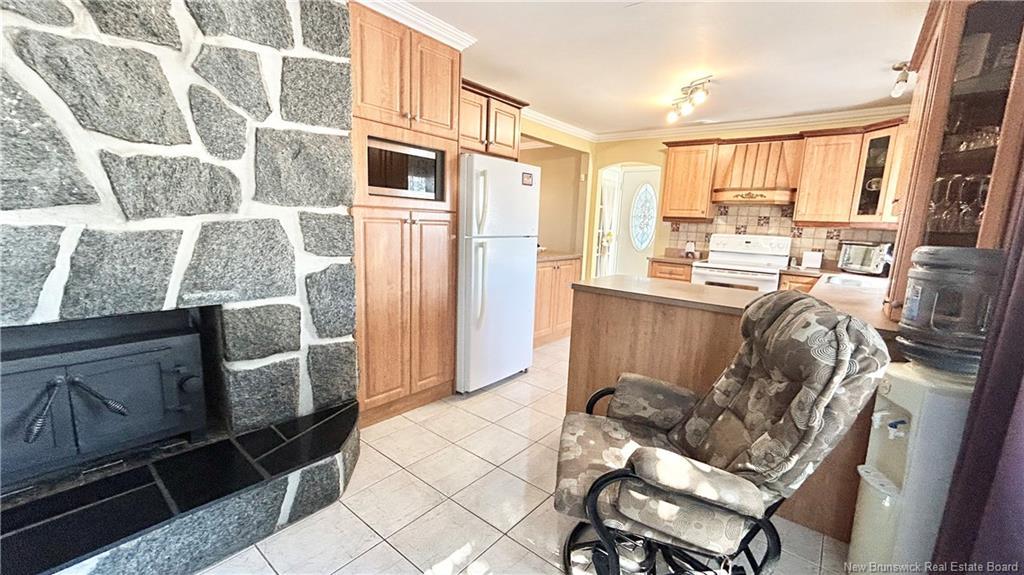 312 St-Pierre E Blvd, Caraquet, NB