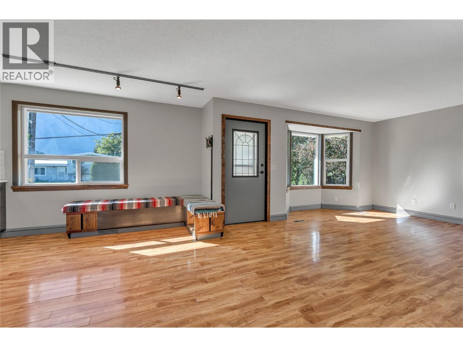 714 2Nd Avenue, Keremeos, BC - Indoor Photo Showing Other Room