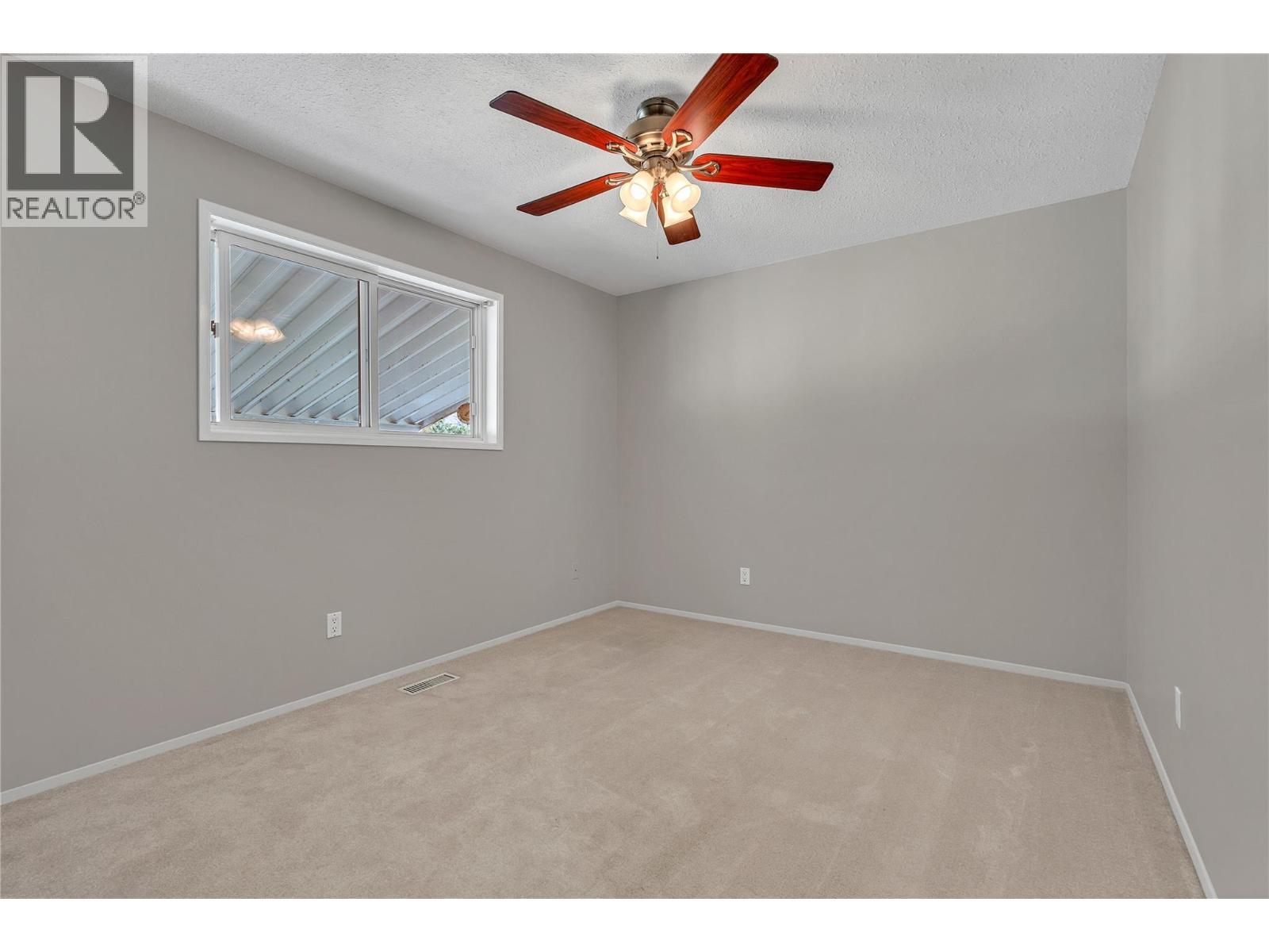 714 2Nd Avenue, Keremeos, BC - Indoor Photo Showing Other Room