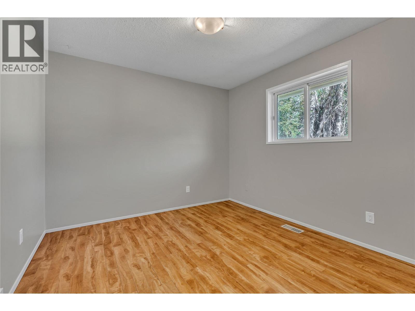 714 2Nd Avenue, Keremeos, BC - Indoor Photo Showing Other Room