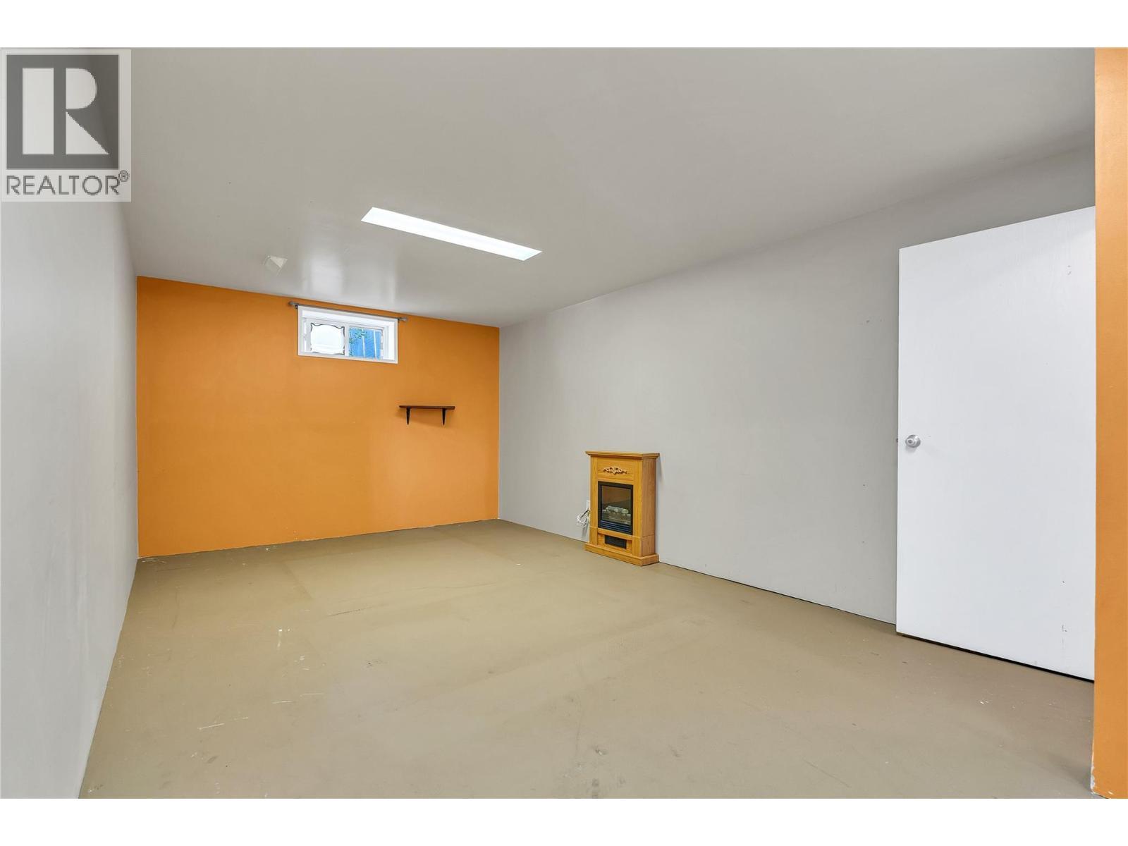 714 2Nd Avenue, Keremeos, BC - Indoor Photo Showing Basement
