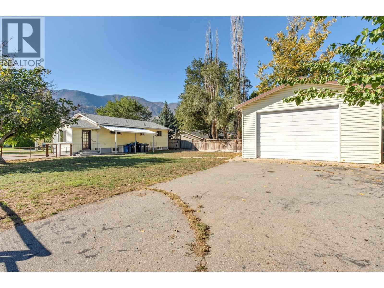 714 2Nd Avenue, Keremeos, BC - Outdoor