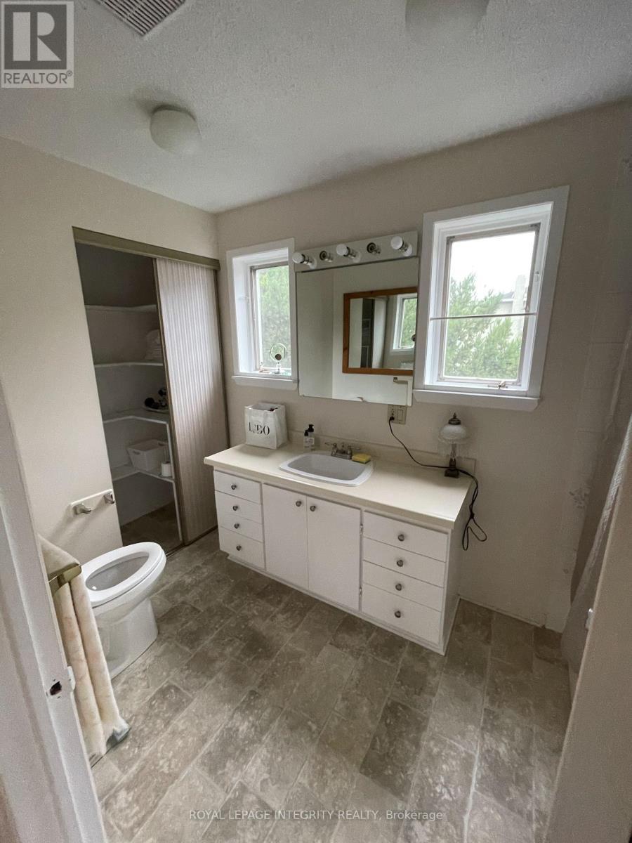 465 Guy Street, Ottawa, ON - Indoor Photo Showing Bathroom