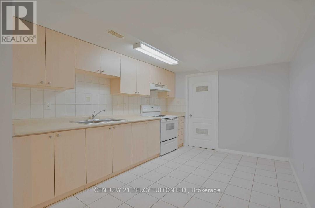 48 Cheetah Crescent, Toronto, ON - Indoor Photo Showing Kitchen With Double Sink