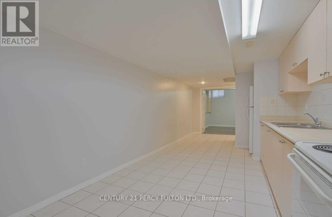 48 Cheetah Crescent, Toronto, ON - Indoor Photo Showing Kitchen With Double Sink