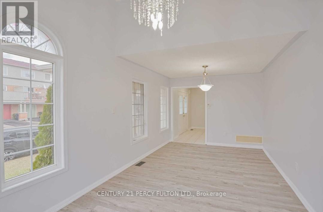 48 Cheetah Crescent, Toronto, ON - Indoor Photo Showing Other Room