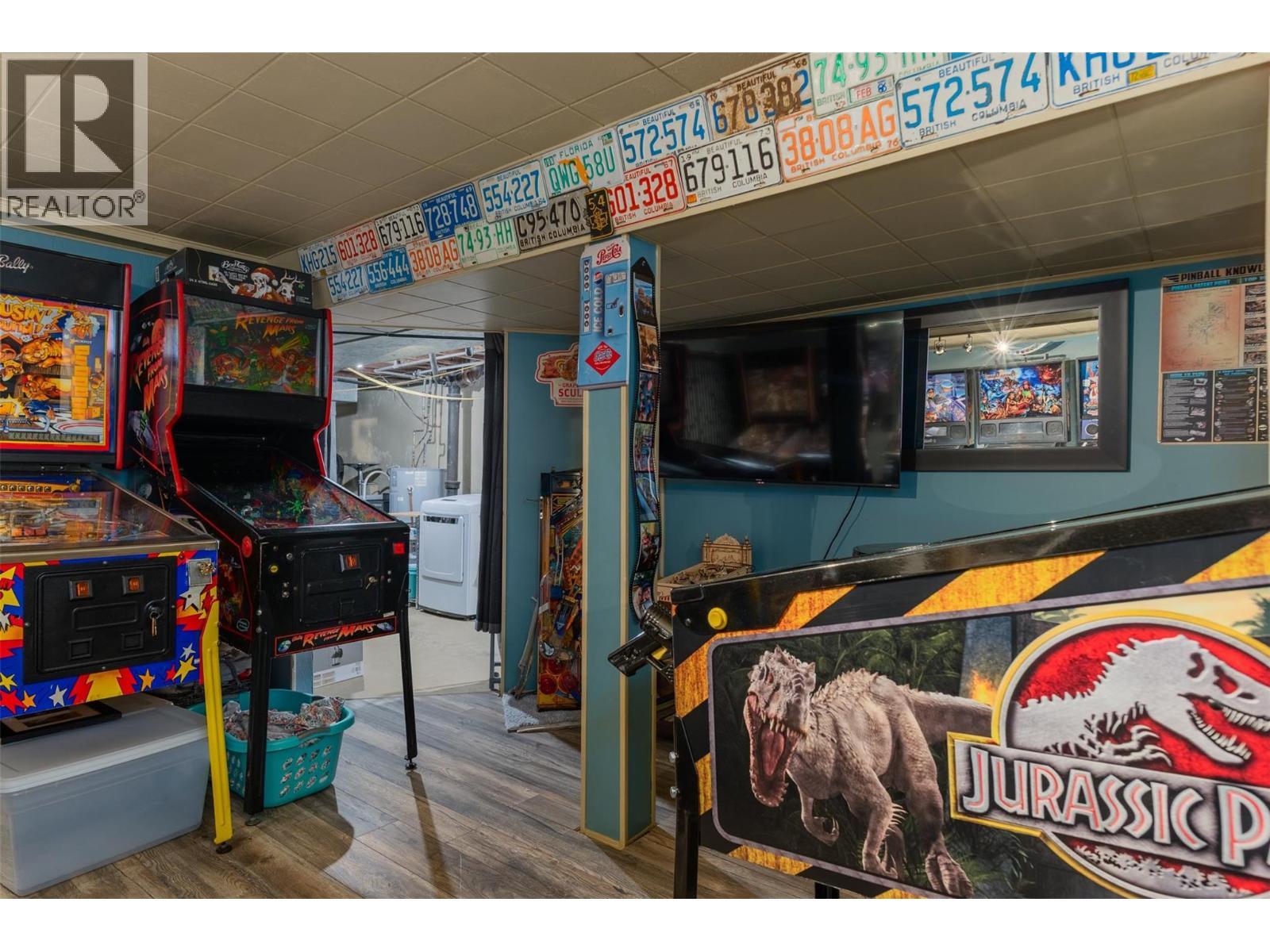 936 Thackeray Street, Warfield, BC - Indoor