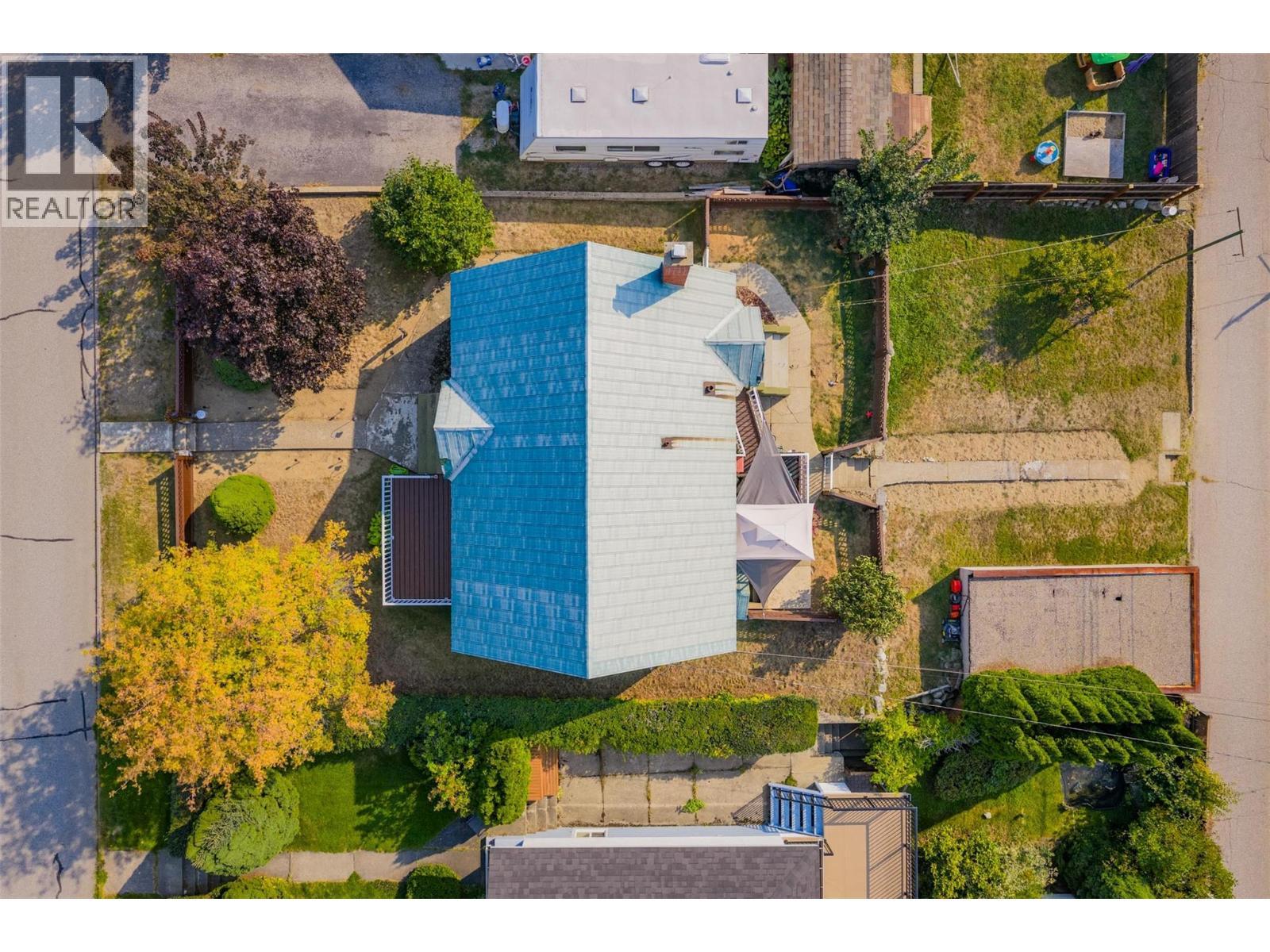 936 Thackeray Street, Warfield, BC - Outdoor