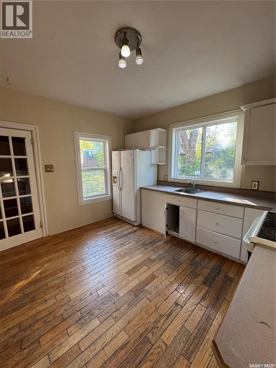 469 19Th Street E, Prince Albert, SK - Indoor Photo Showing Kitchen