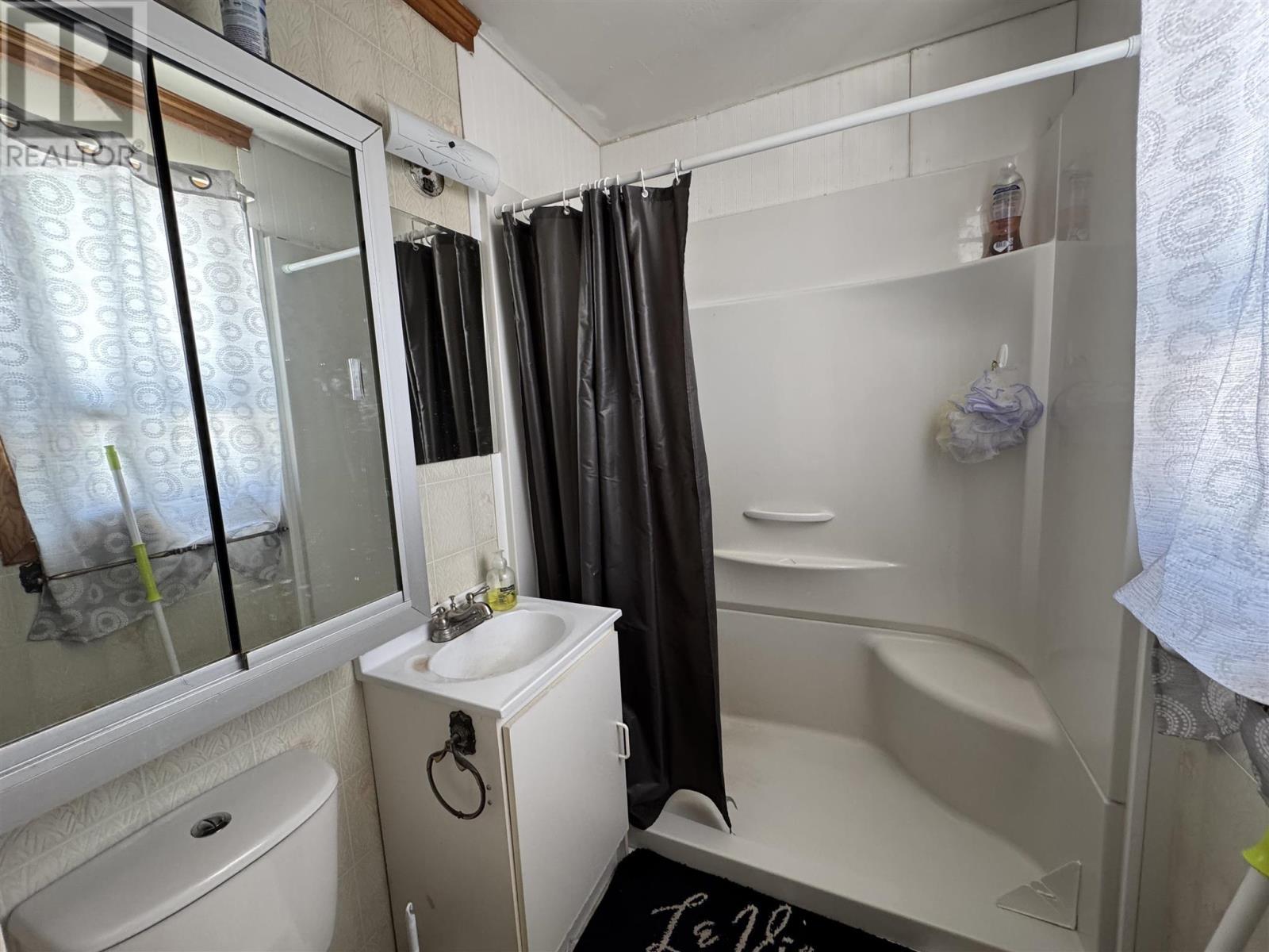 153 Monk St, Chapleau, ON - Indoor Photo Showing Bathroom