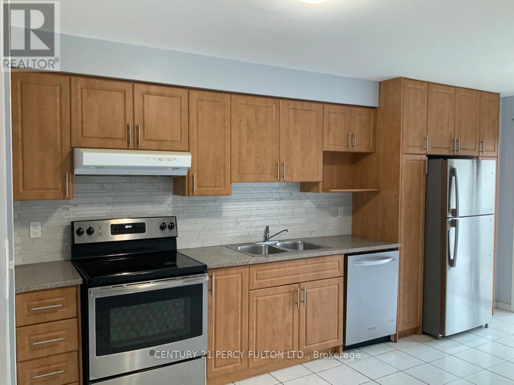 Main - 41 Rosseter Road, Markham, ON - Indoor Photo Showing Kitchen With Double Sink