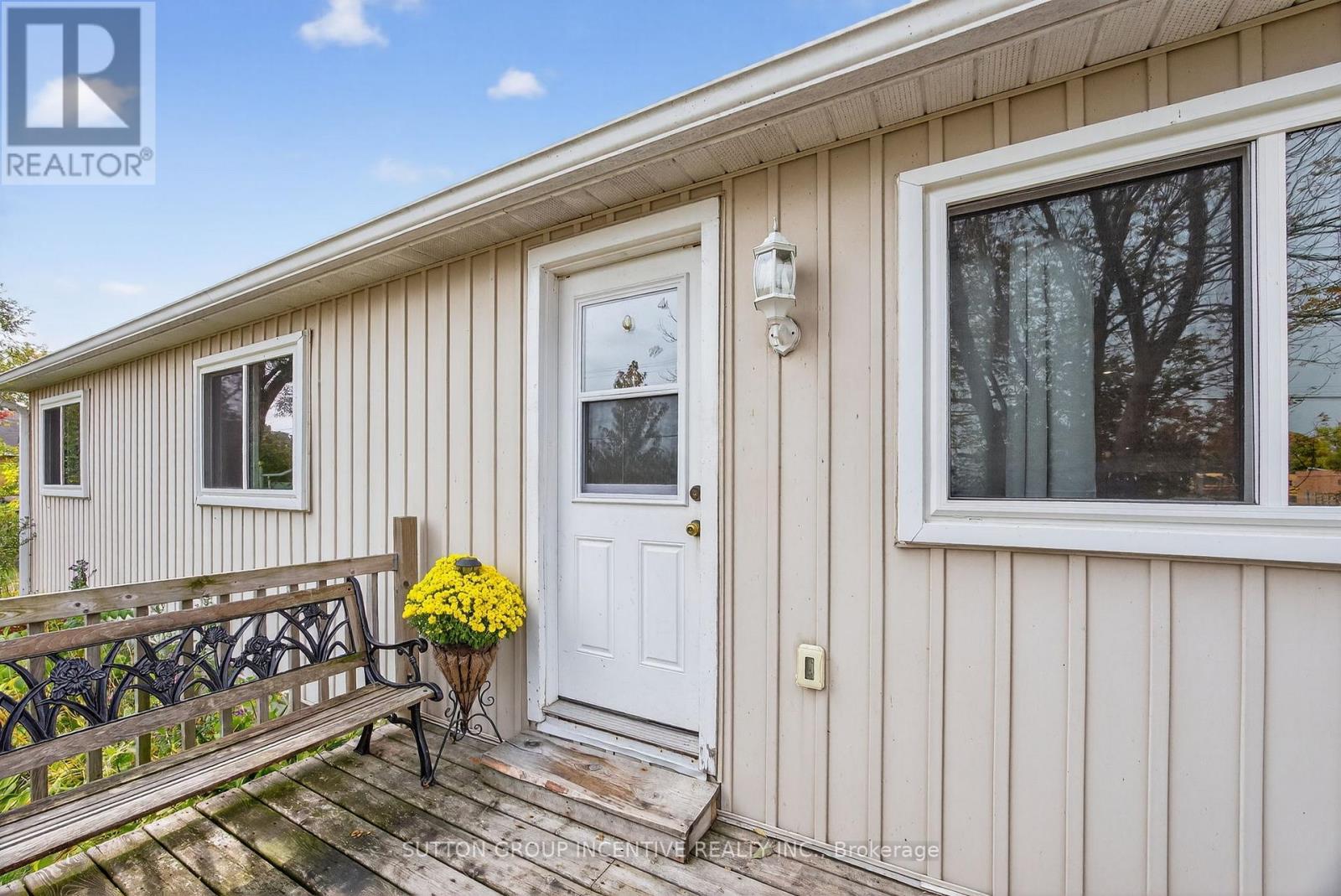 4652 Plum Point Road, Ramara, ON - Outdoor With Exterior