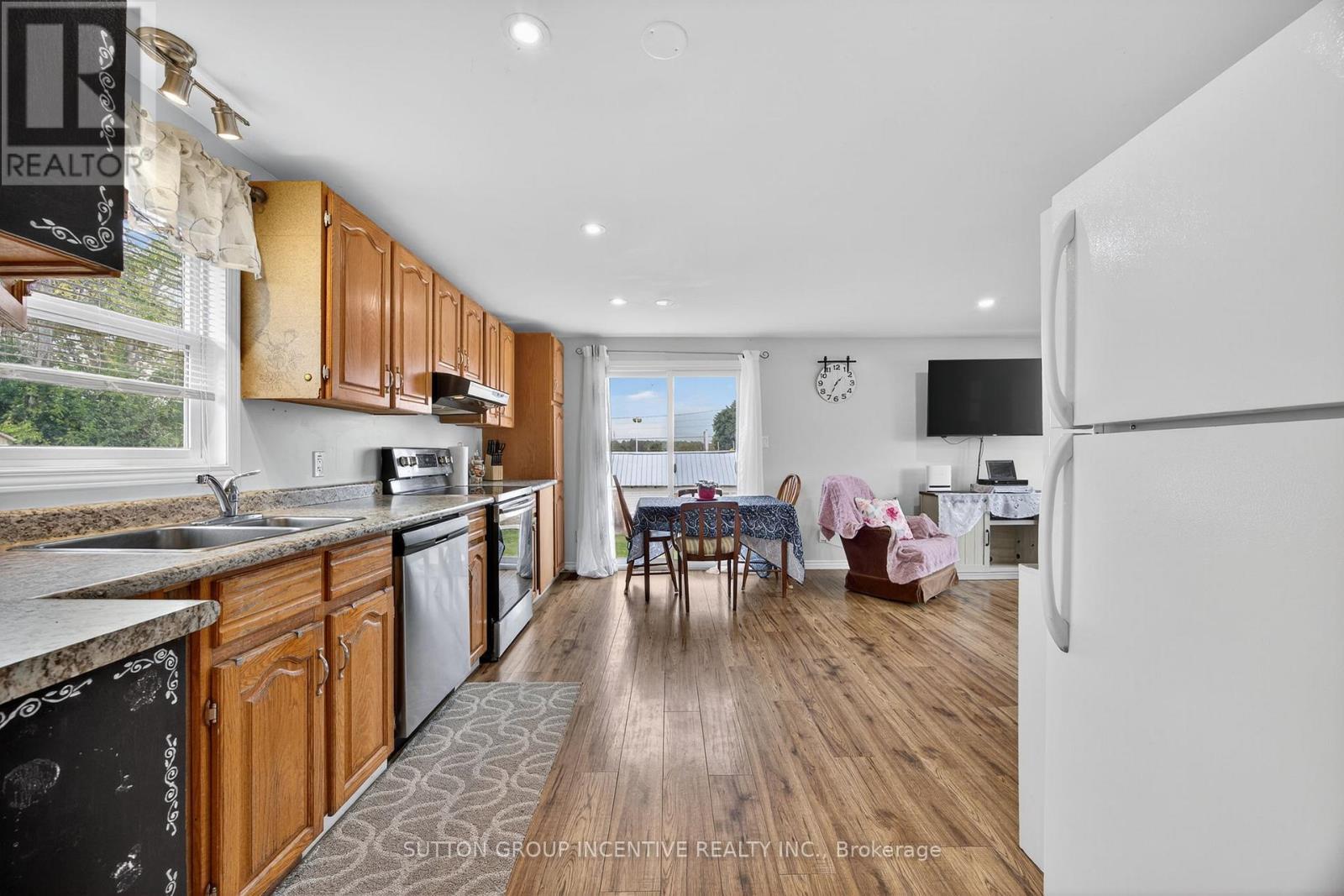 4652 Plum Point Road, Ramara, ON - Indoor Photo Showing Kitchen