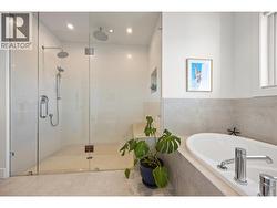 Ensuite Bath -