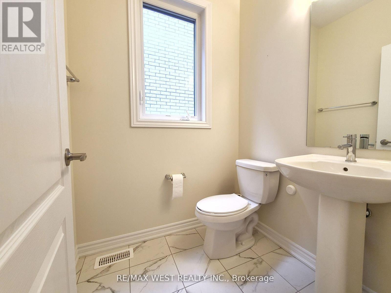 19 Buttercream Avenue, Thorold, ON - Indoor Photo Showing Bathroom