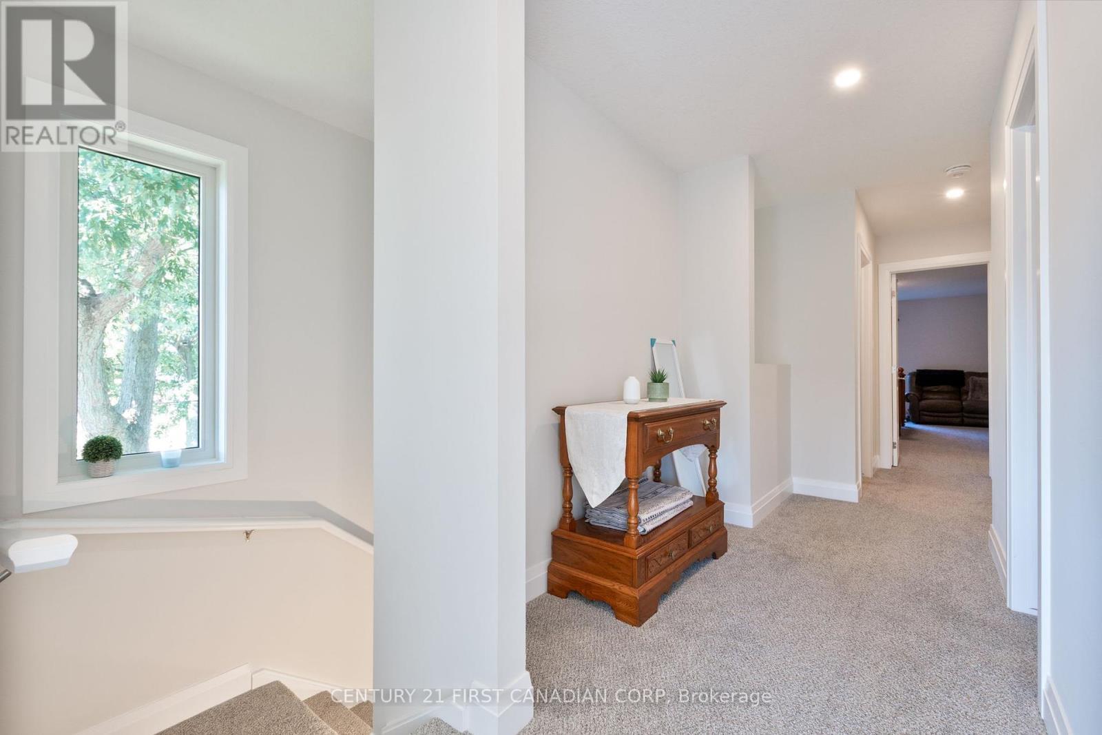 31 - 101 Swales Avenue, Strathroy-Caradoc (Sw), ON - Indoor