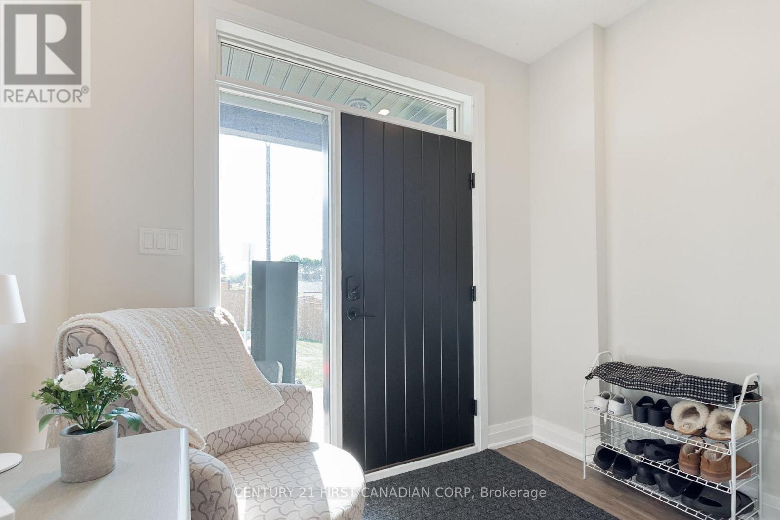 31 - 101 Swales Avenue, Strathroy-Caradoc (Sw), ON - Indoor