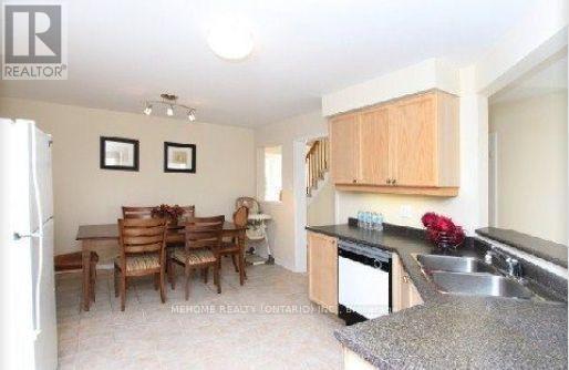 5289 Bushelgrove Circle, Mississauga, ON - Indoor Photo Showing Kitchen With Double Sink