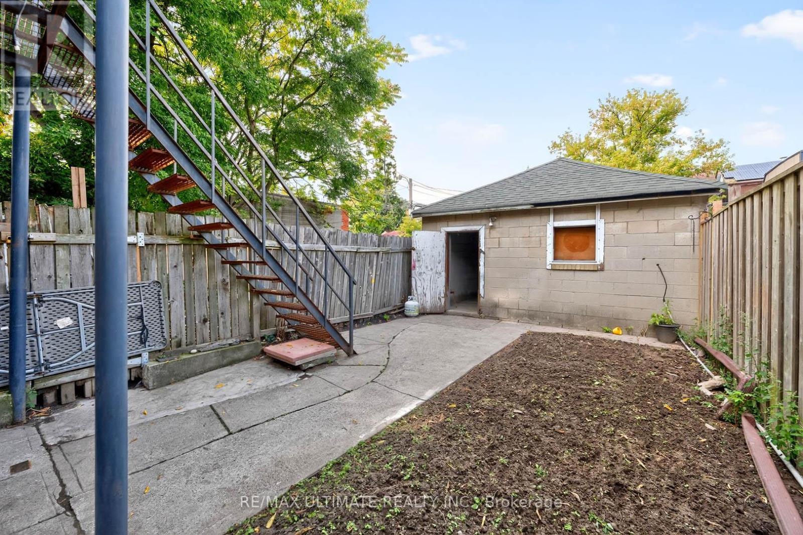 1696 Danforth Avenue, Toronto, ON