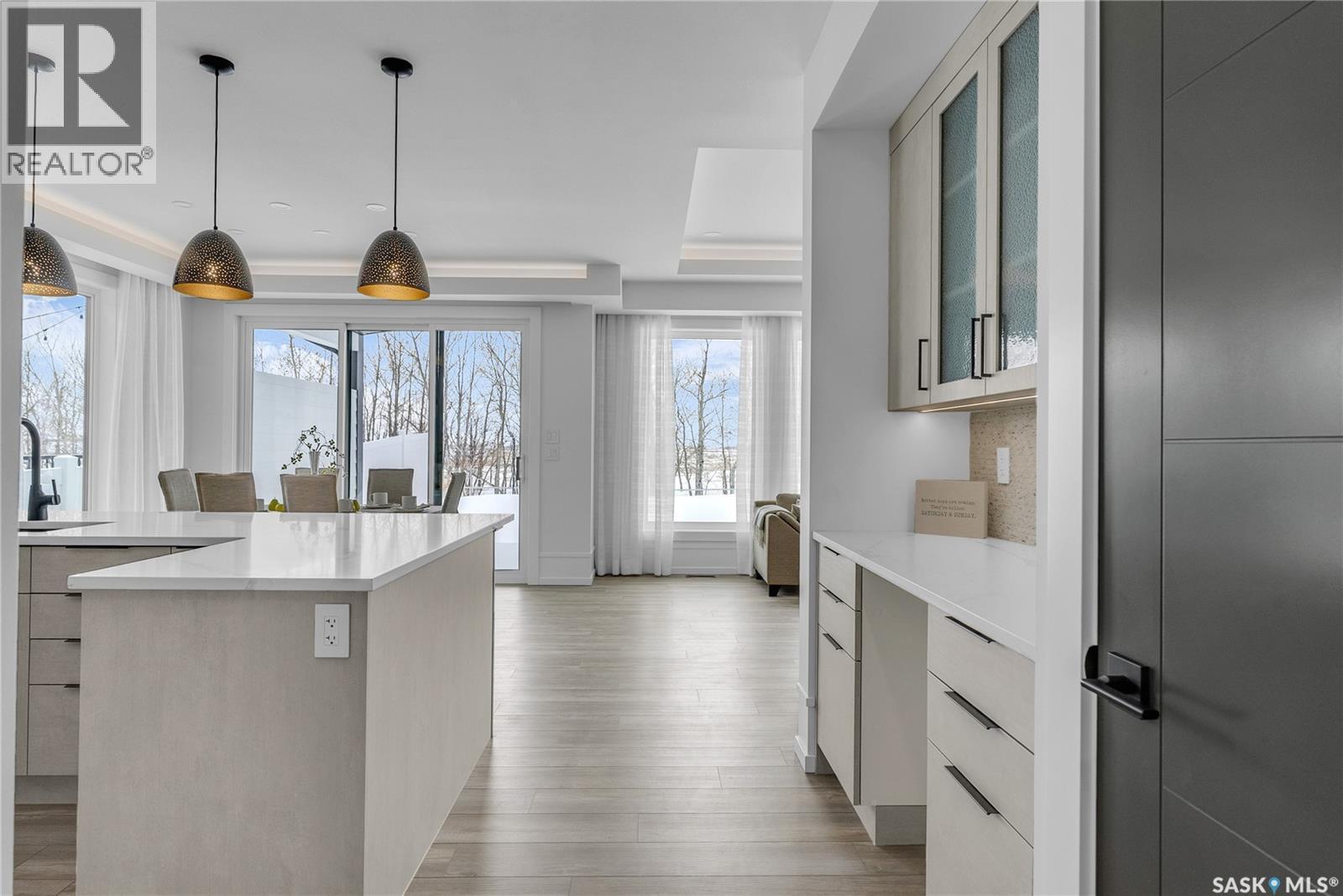 428 Woolf Bend, Saskatoon, SK - Indoor Photo Showing Kitchen With Upgraded Kitchen