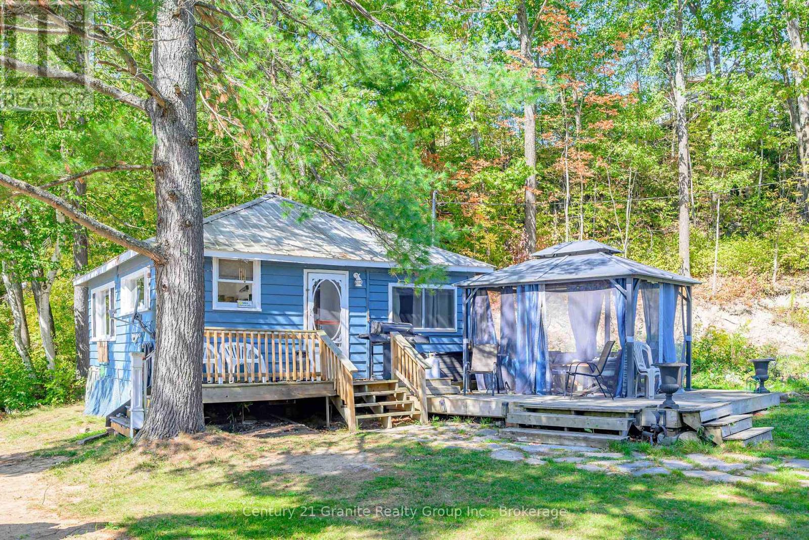 1230 Forsters Road, Minden Hills (Lutterworth), ON - Outdoor With Deck Patio Veranda