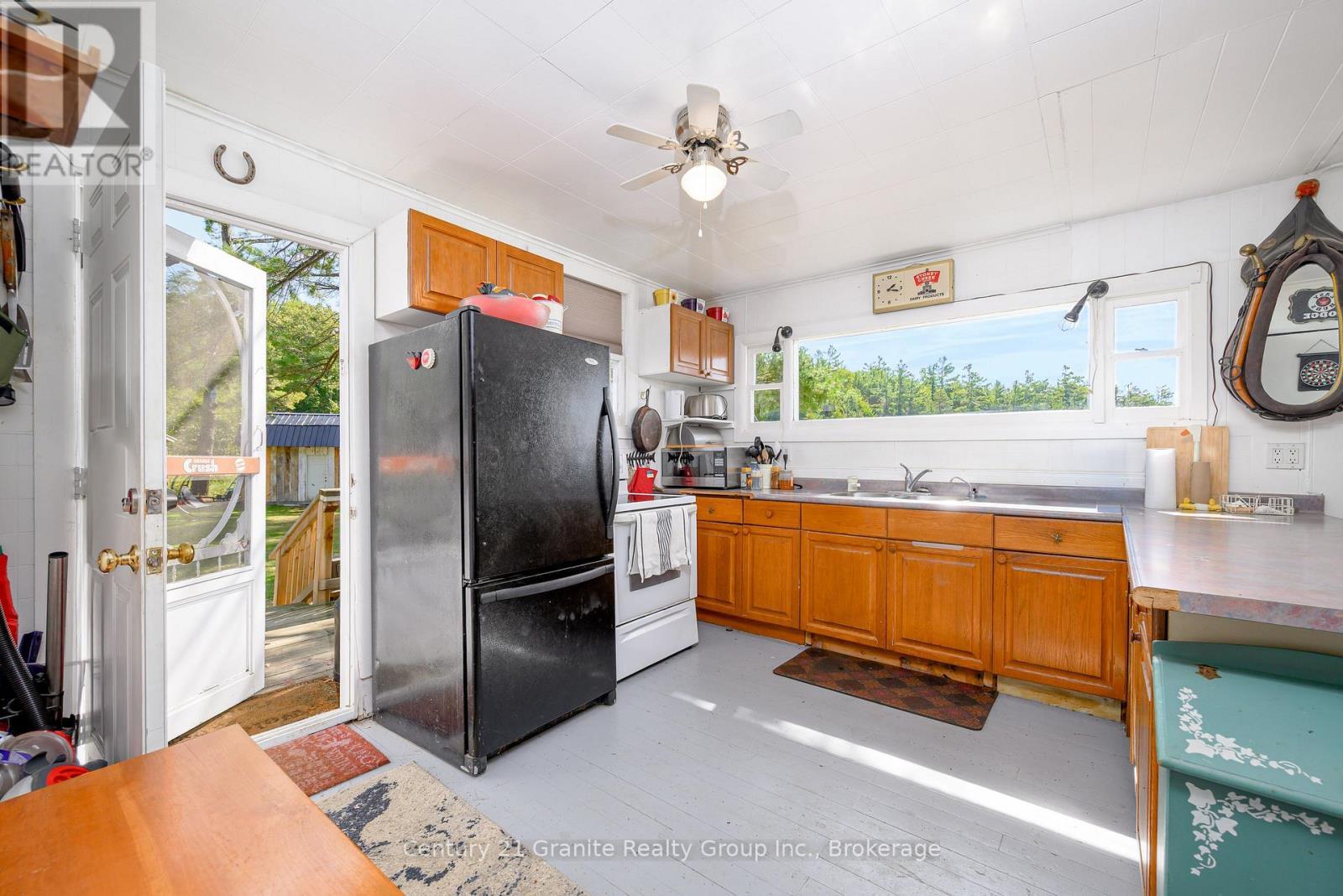 1230 Forsters Road, Minden Hills (Lutterworth), ON - Indoor Photo Showing Kitchen With Double Sink