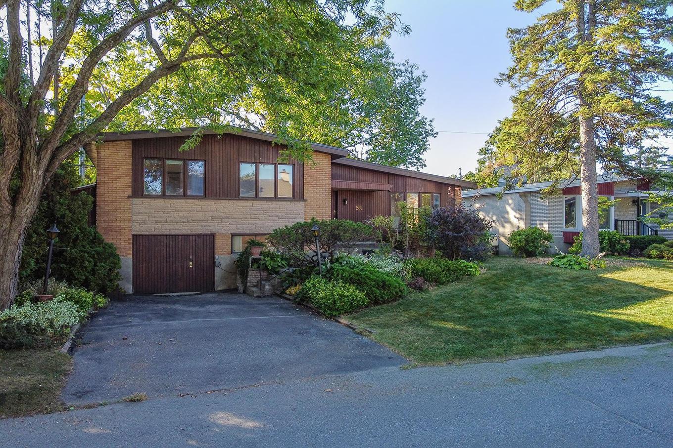 Façade - 53 Rue Chartres, Dollard-Des-Ormeaux, QC - Outdoor