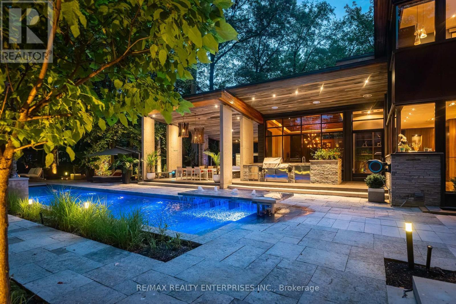 123 Kenollie Avenue, Mississauga, ON - Outdoor With In Ground Pool