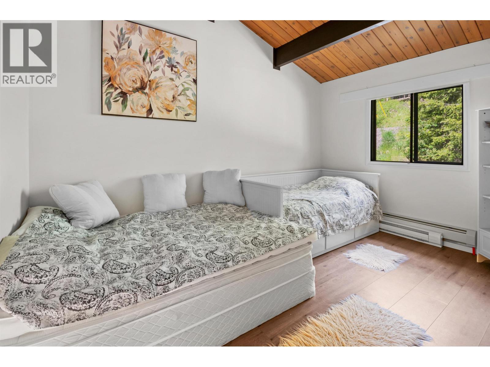 7267 Summit Road, Canim Lake, BC - Indoor Photo Showing Bedroom