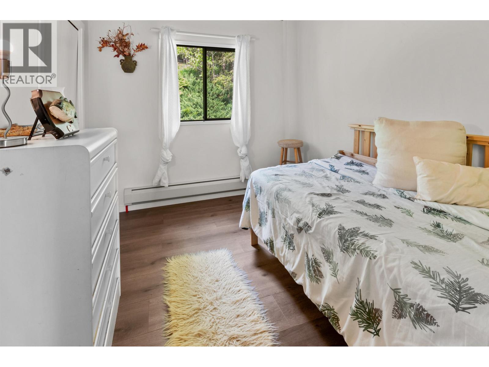 7267 Summit Road, Canim Lake, BC - Indoor Photo Showing Bedroom