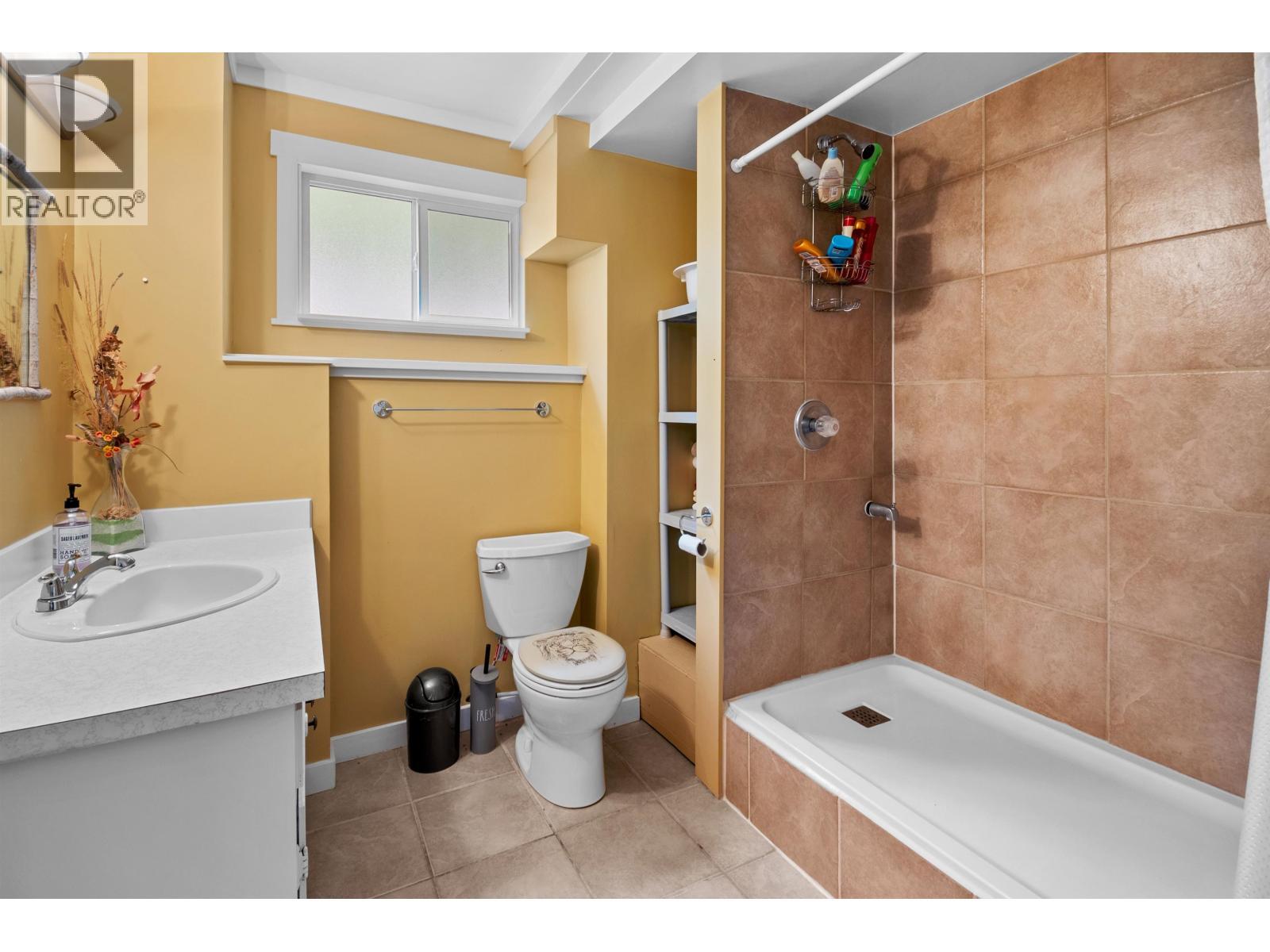 7267 Summit Road, Canim Lake, BC - Indoor Photo Showing Bathroom