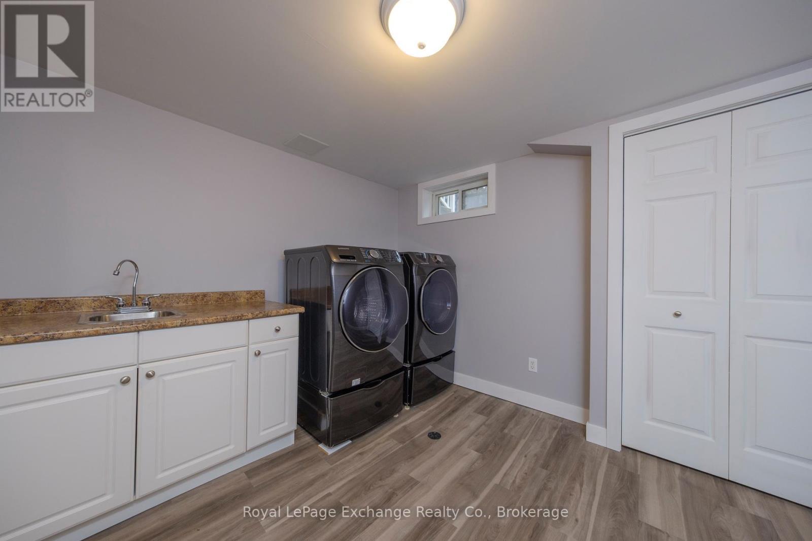 427 Highland Drive, Kincardine, ON - Indoor Photo Showing Laundry Room