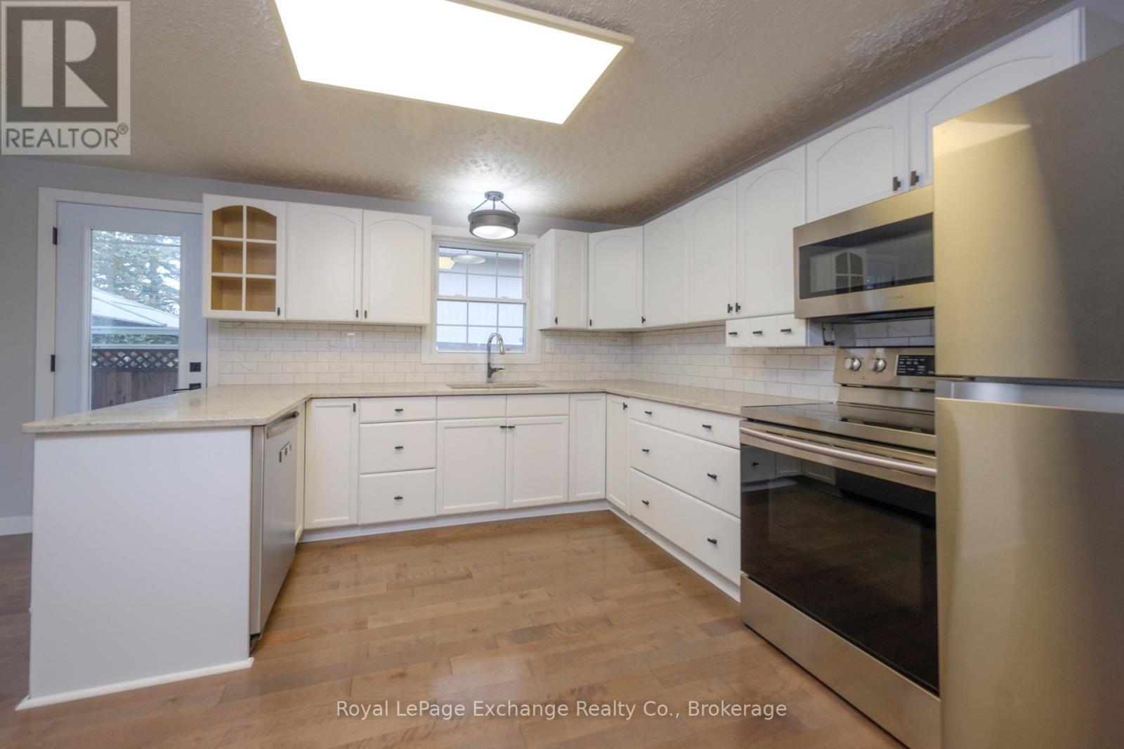 427 Highland Drive, Kincardine, ON - Indoor Photo Showing Kitchen