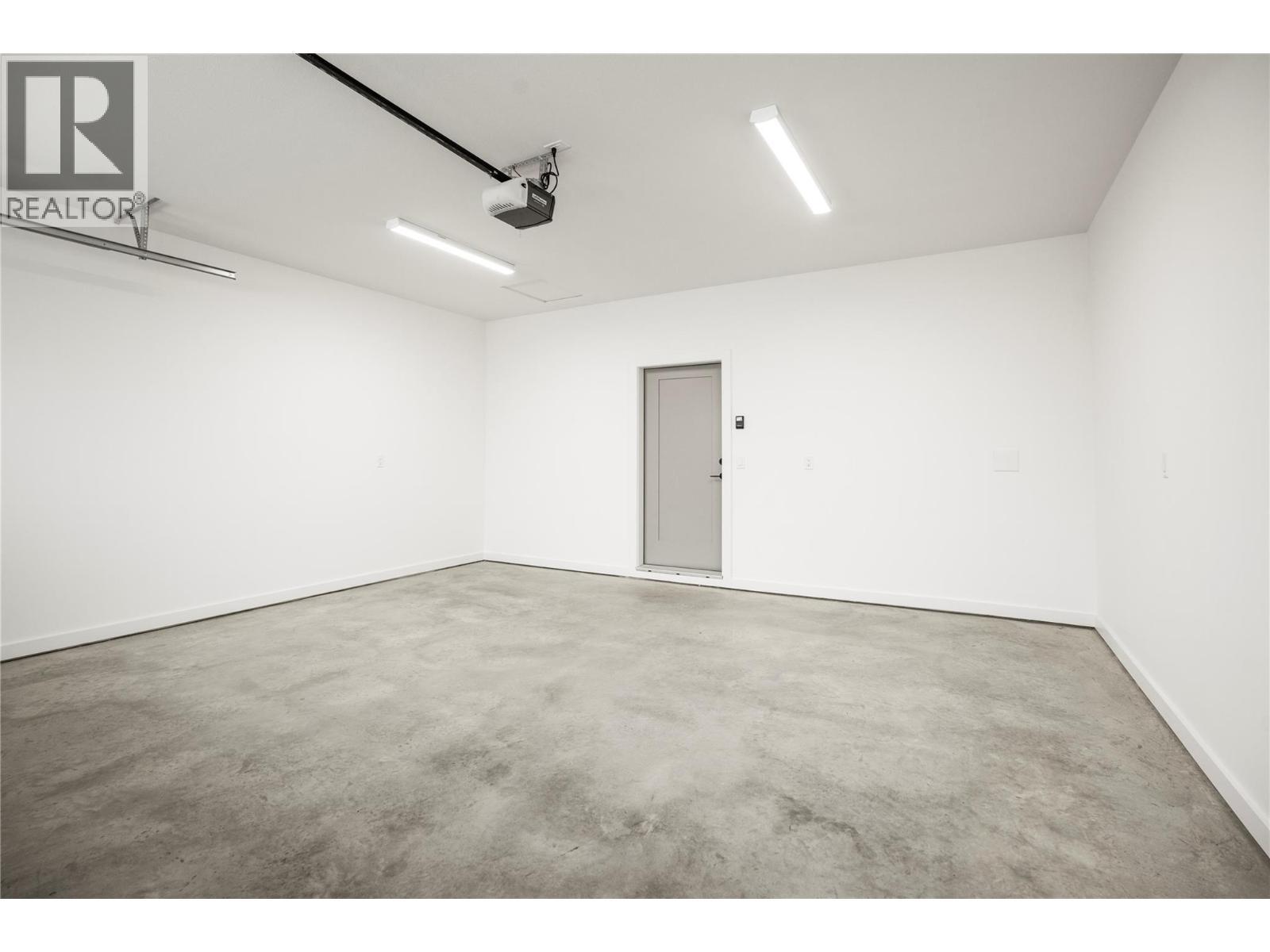 6997 Manning Place, Vernon, BC - Indoor Photo Showing Other Room