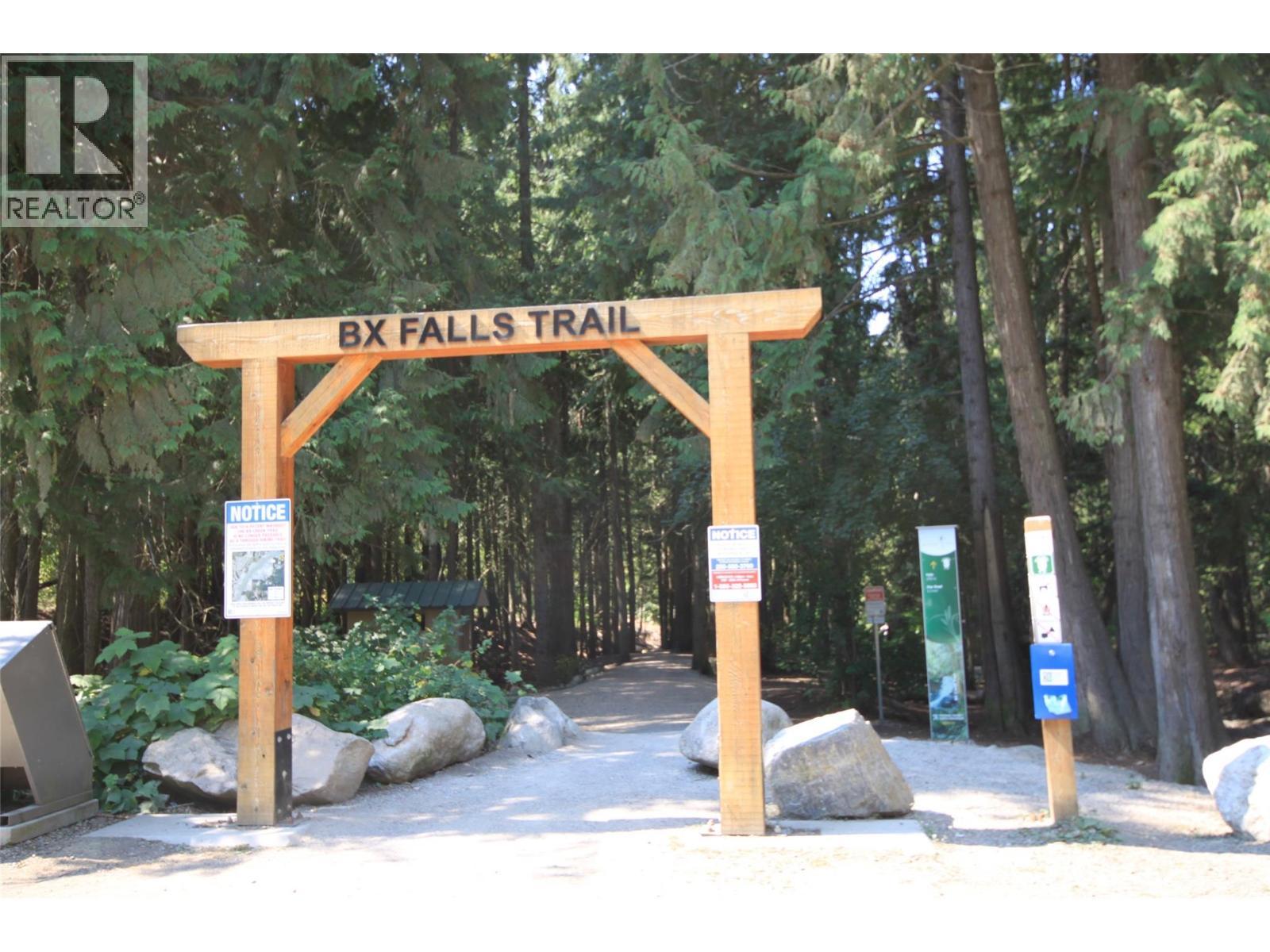 6997 Manning Place, Vernon, BC - Outdoor