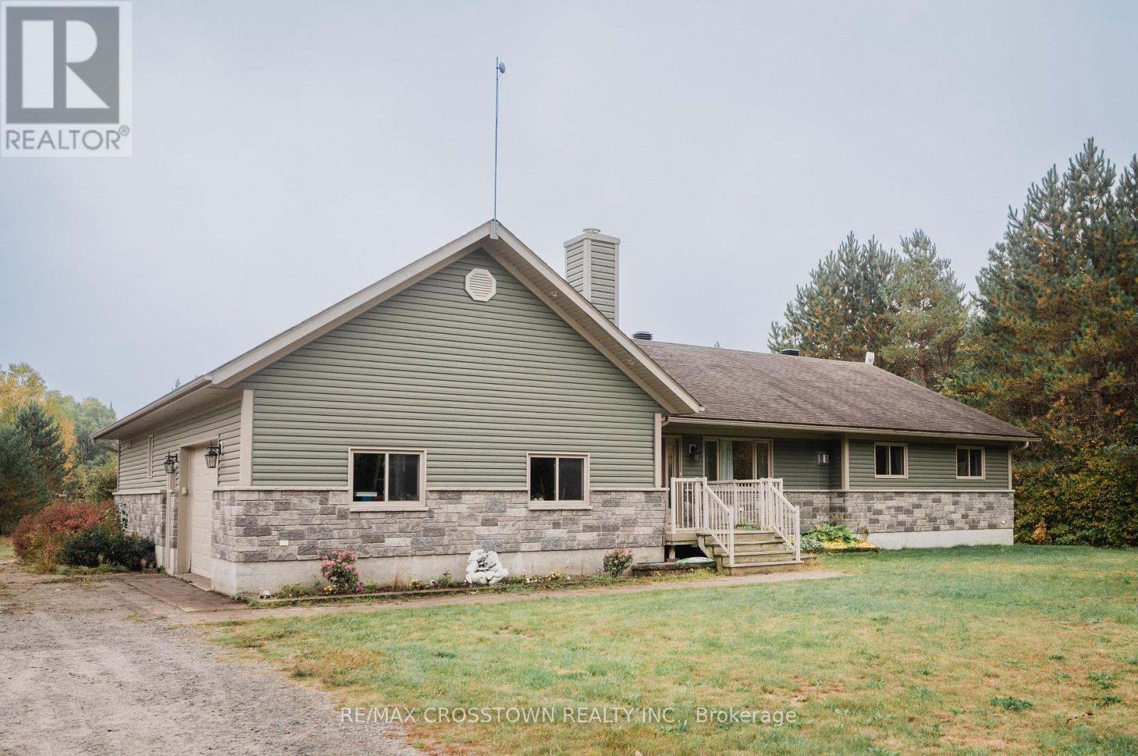 15 Machar/Strong Boundary Road, Strong, ON - Outdoor With Deck Patio Veranda