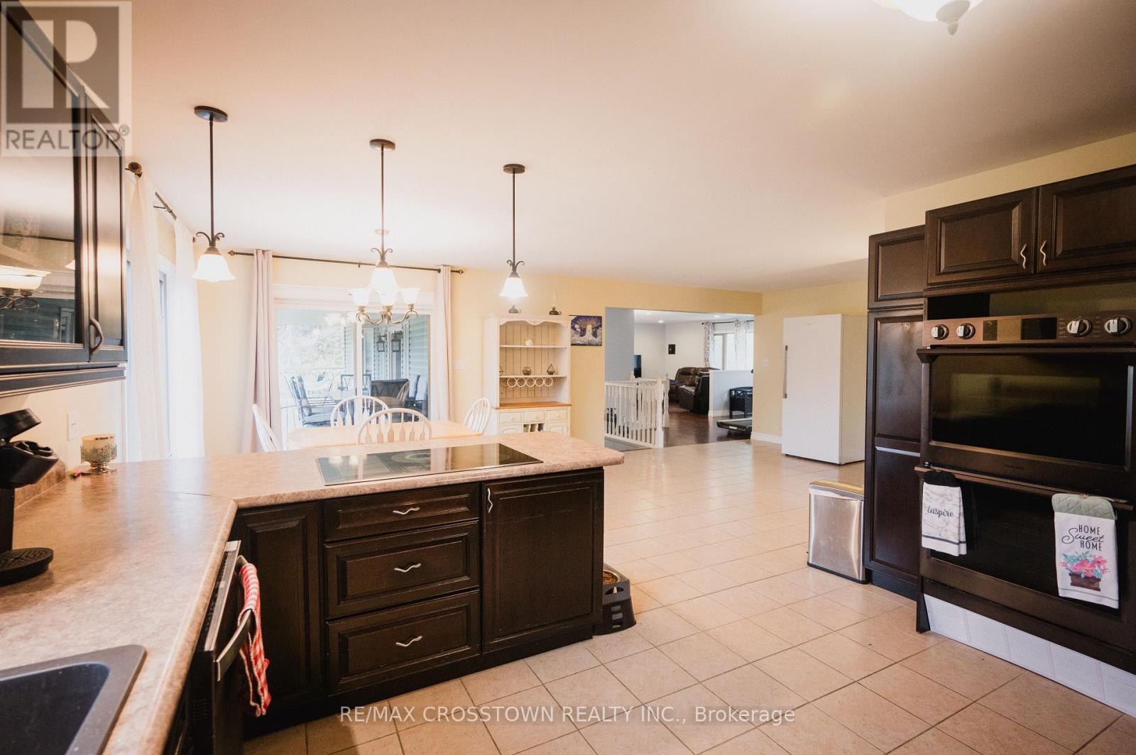 15 Machar/Strong Boundary Road, Strong, ON - Indoor Photo Showing Kitchen