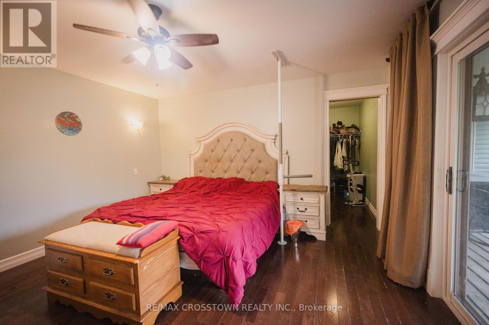 15 Machar/Strong Boundary Road, Strong, ON - Indoor Photo Showing Bedroom