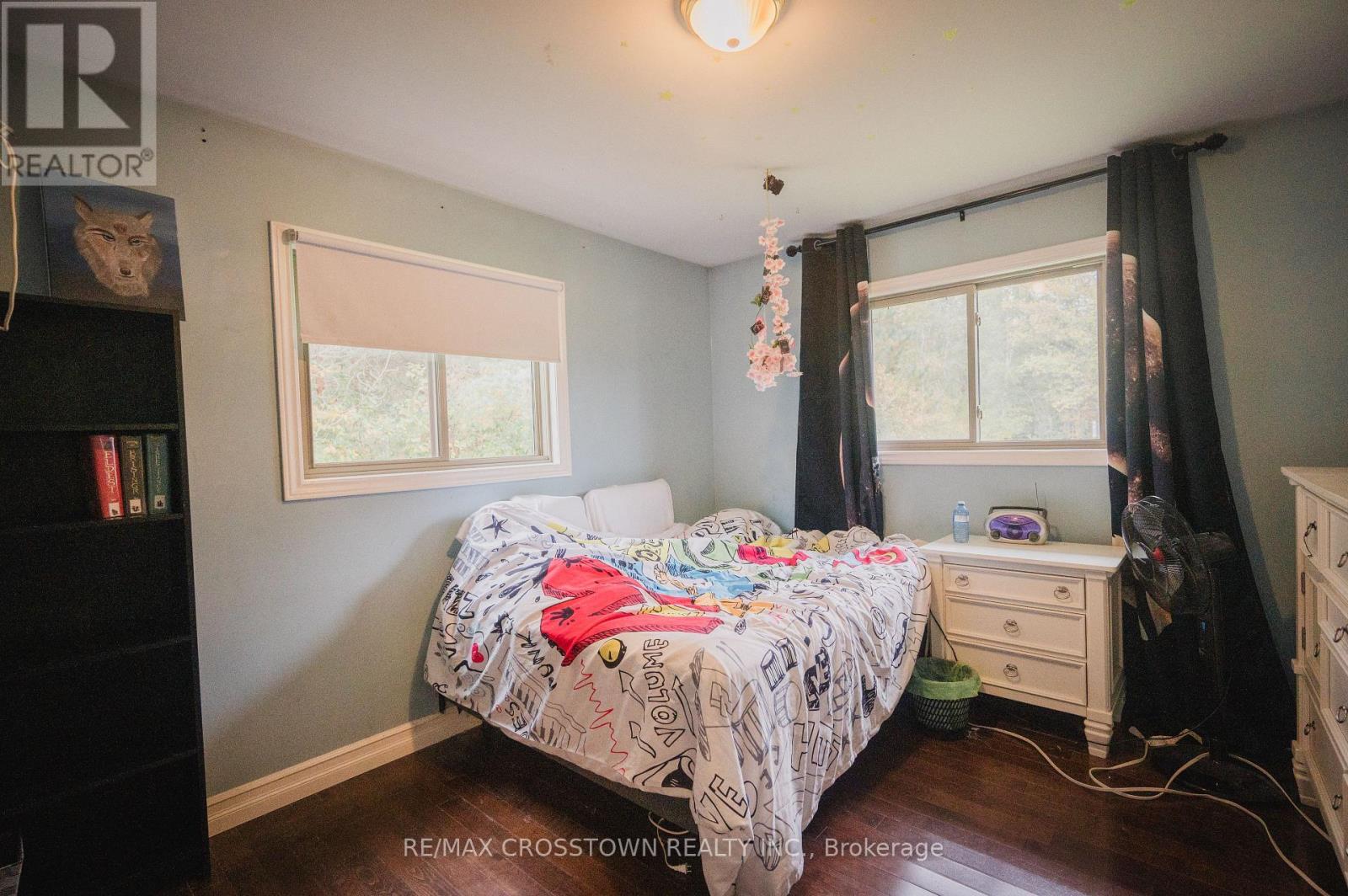 15 Machar/Strong Boundary Road, Strong, ON - Indoor Photo Showing Bedroom