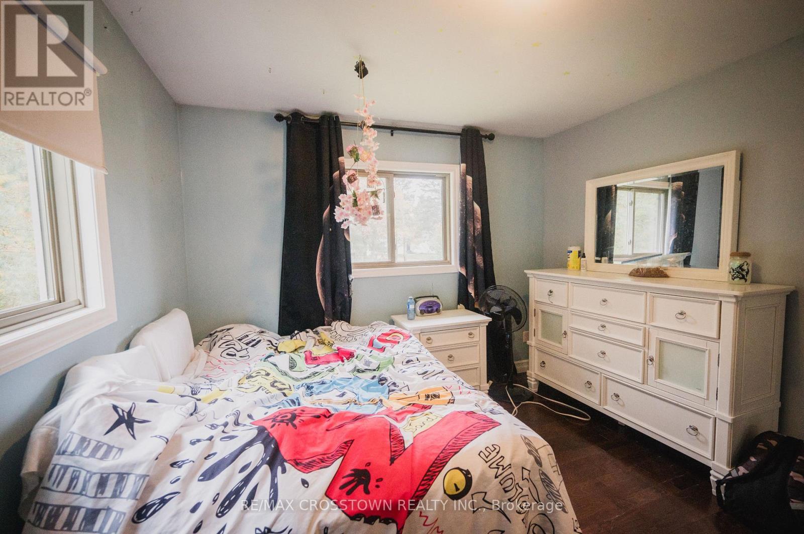 15 Machar/Strong Boundary Road, Strong, ON - Indoor Photo Showing Bedroom