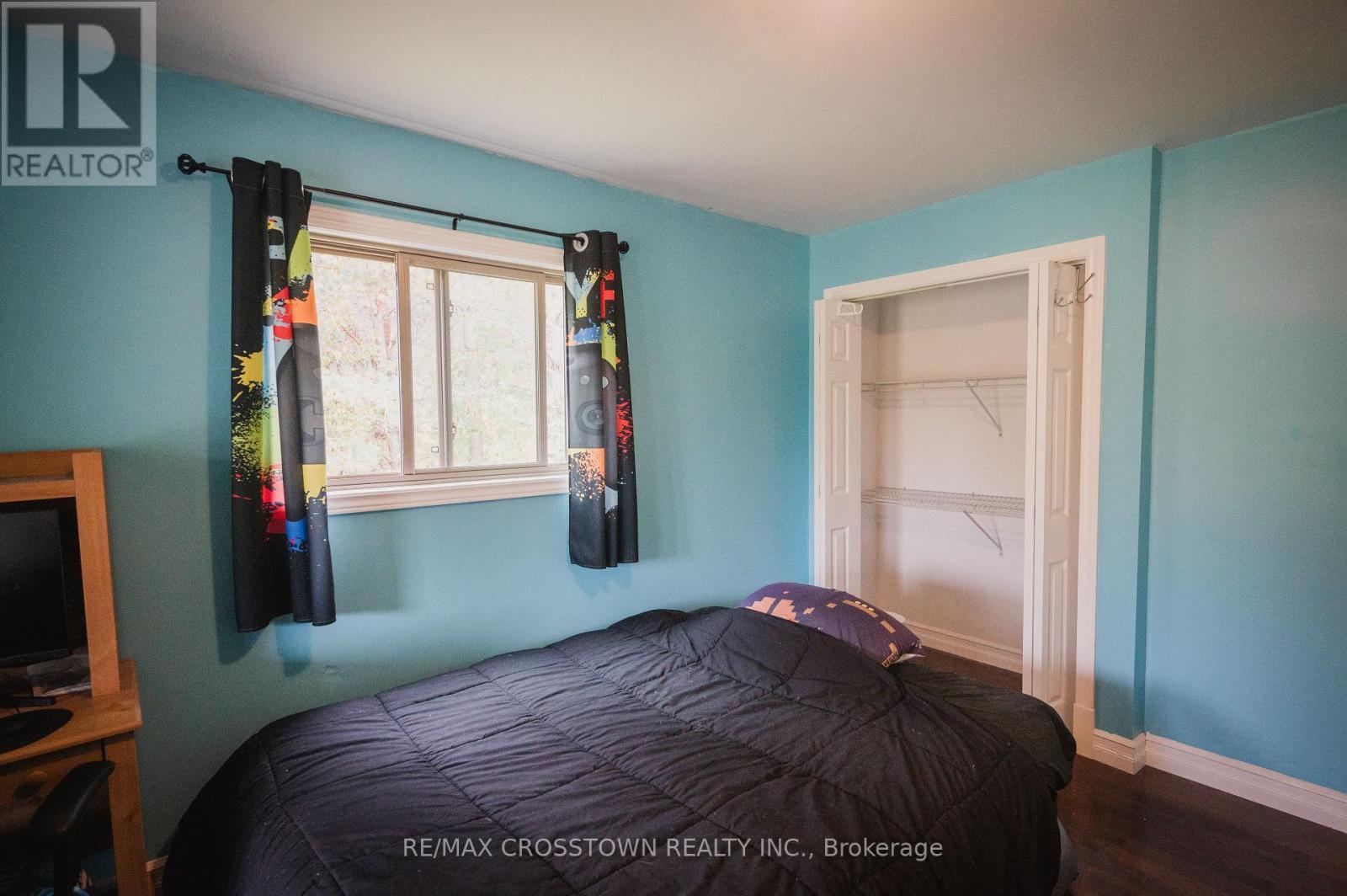 15 Machar/Strong Boundary Road, Strong, ON - Indoor Photo Showing Bedroom