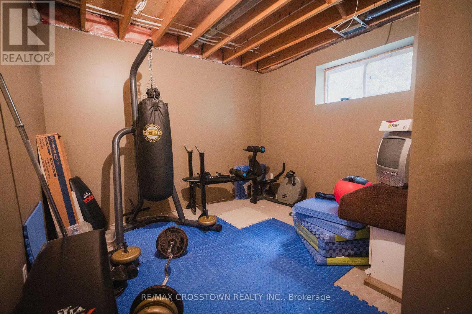 15 Machar/Strong Boundary Road, Strong, ON - Indoor