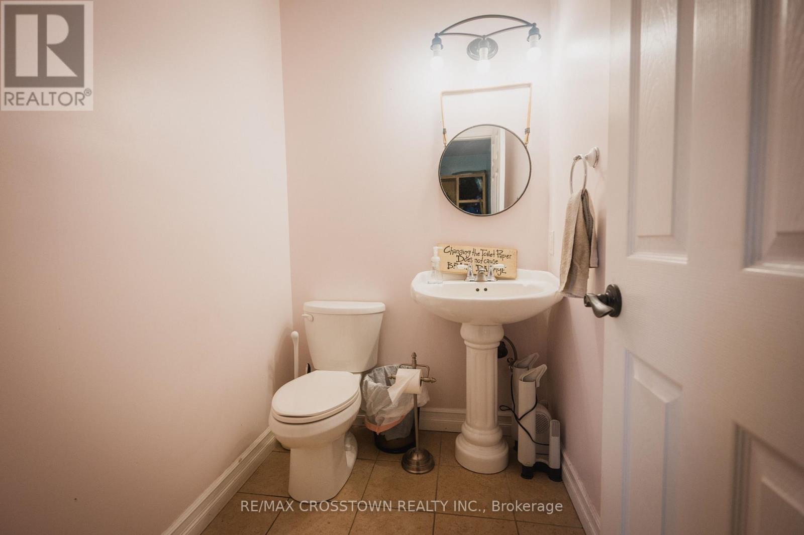 15 Machar/Strong Boundary Road, Strong, ON - Indoor Photo Showing Bathroom