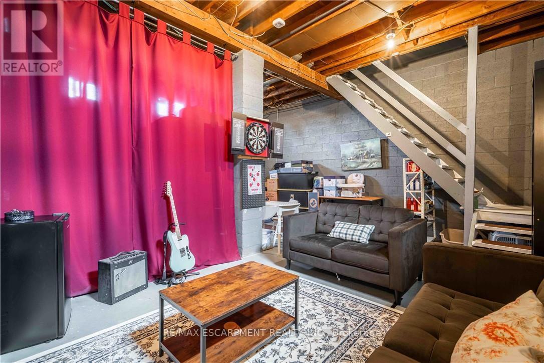 2279 King Street E, Hamilton, ON - Indoor