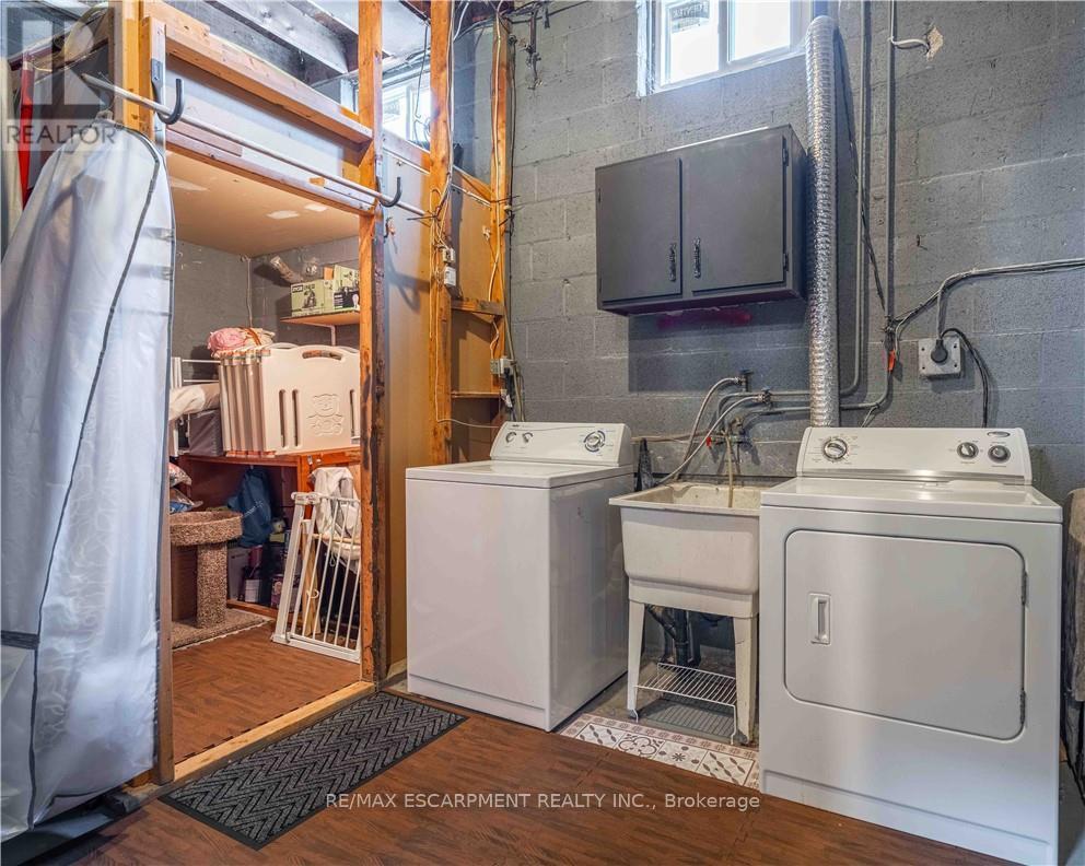 2279 King Street E, Hamilton, ON - Indoor Photo Showing Laundry Room